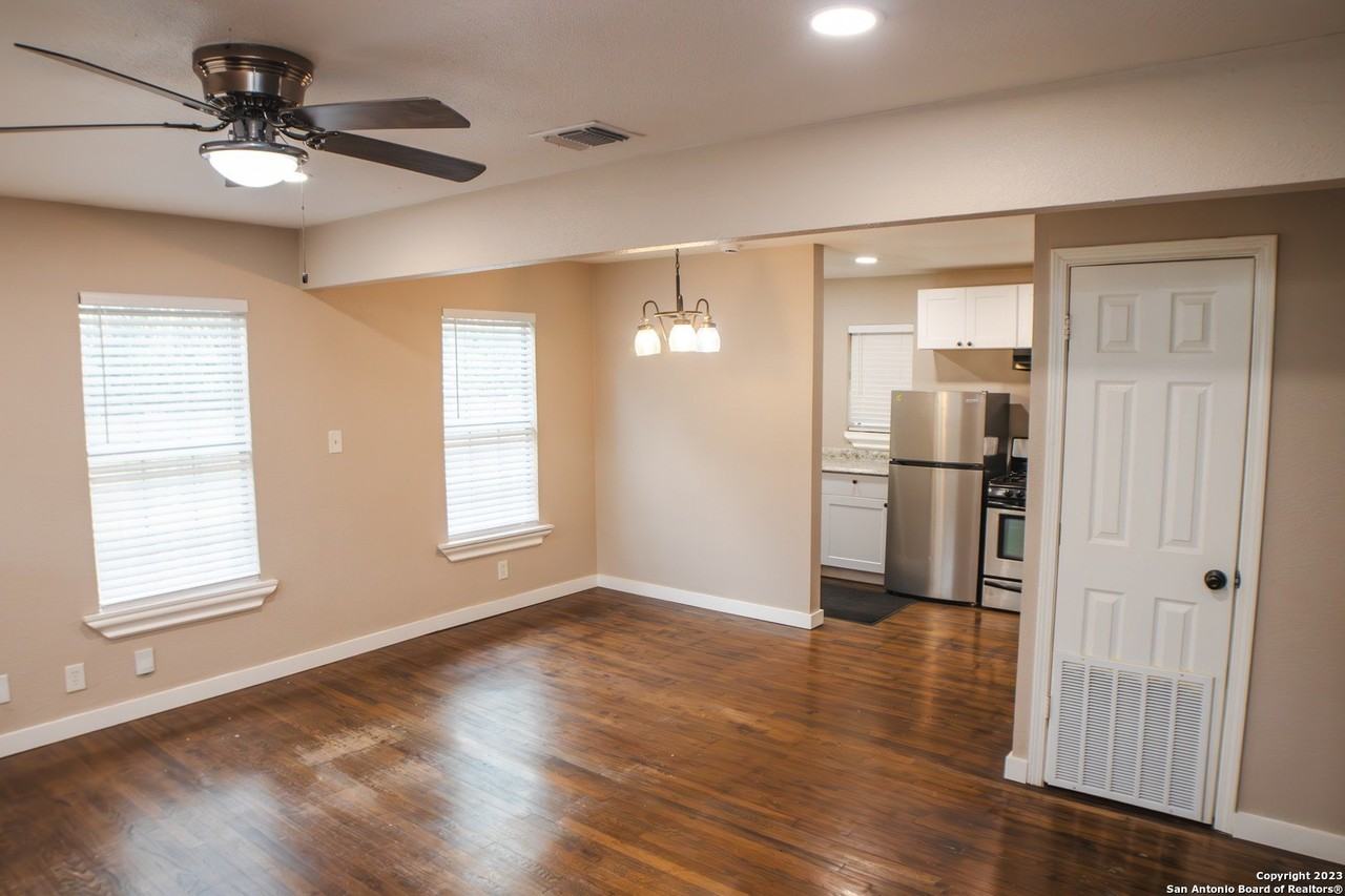 415 Riddle St - Photo 5 of 12