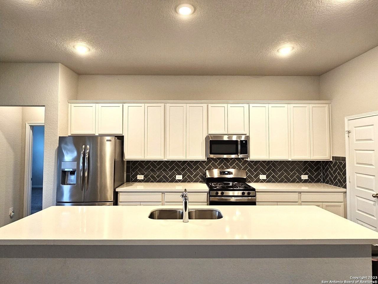 12549 Rothau Dr - Photo 6 of 38