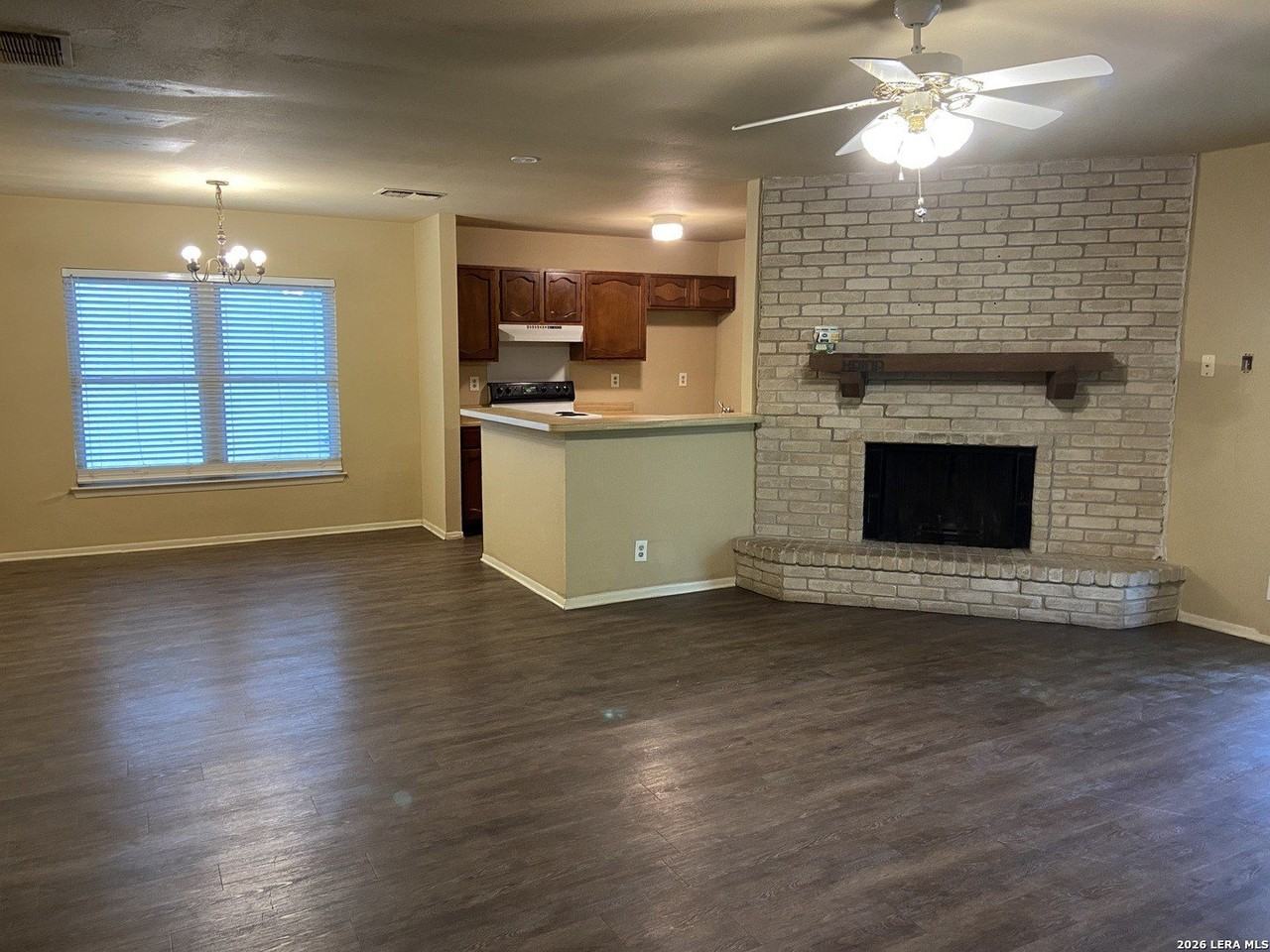 831 Blue Astor Dr - Photo 5 of 21