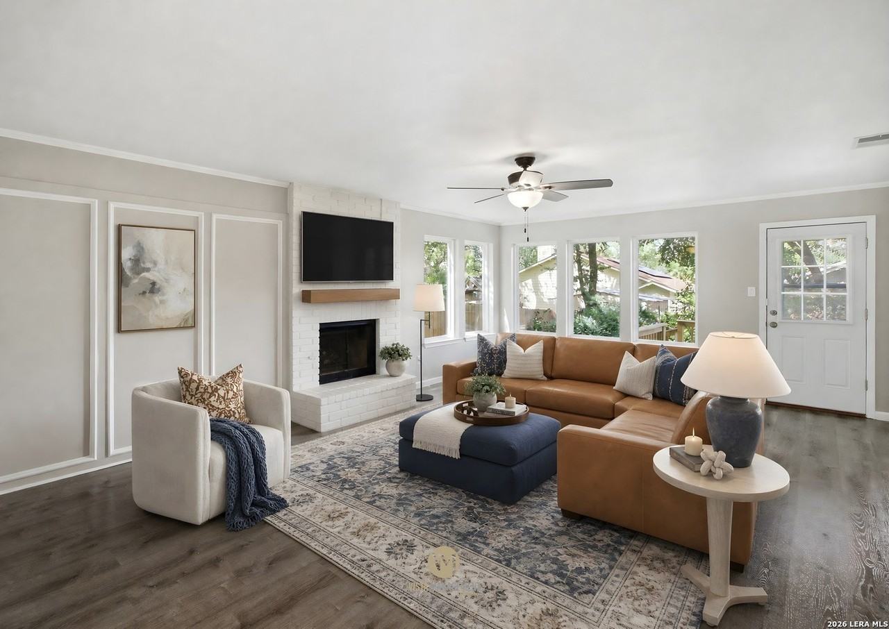 13811 Stone Hollow Dr - Photo 4 of 30
