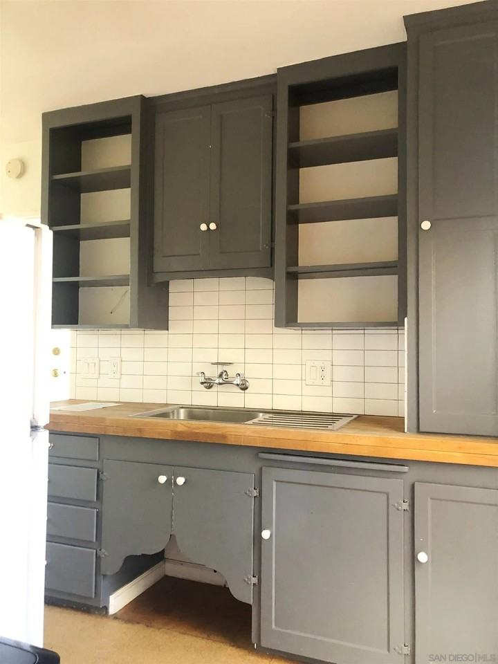 4072 Meade Ave - Photo 3 of 11