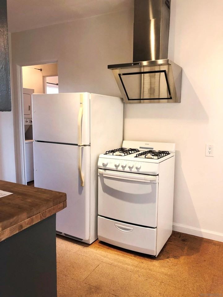 4072 Meade Ave - Photo 4 of 11
