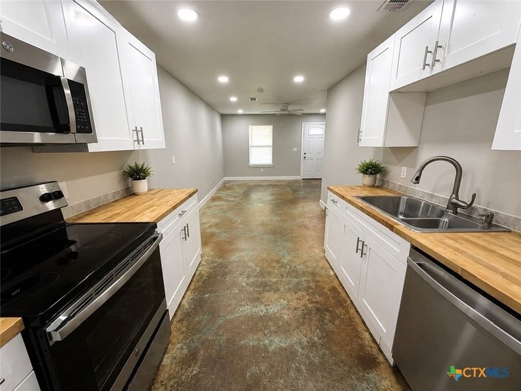 661 W Austin St #Q - Photo 2 of 9