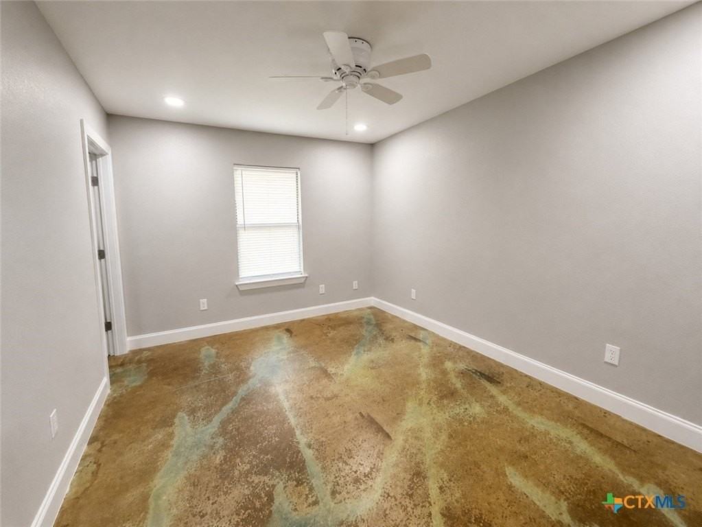 661 W Austin St #Q - Photo 4 of 9