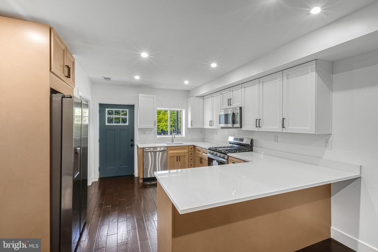 325 W Lorraine Ave - Photo 3 of 31