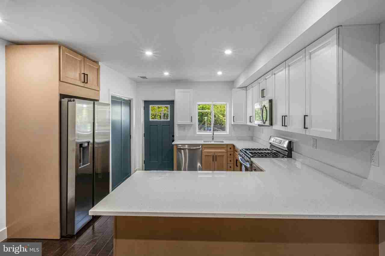 325 W Lorraine Ave - Photo 6 of 31
