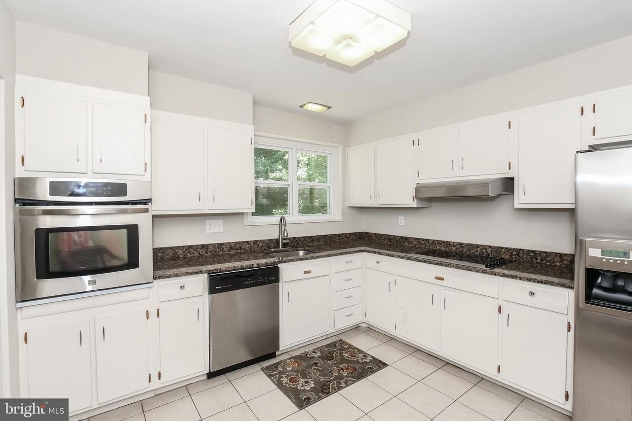 8401 Beech Tree Rd - Photo 6 of 18