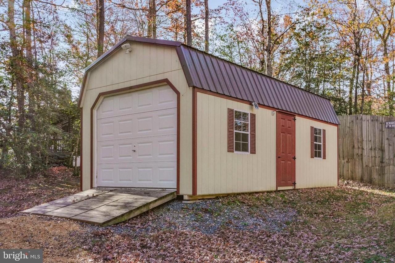 22397 Armstrong Dr - Photo 4 of 43