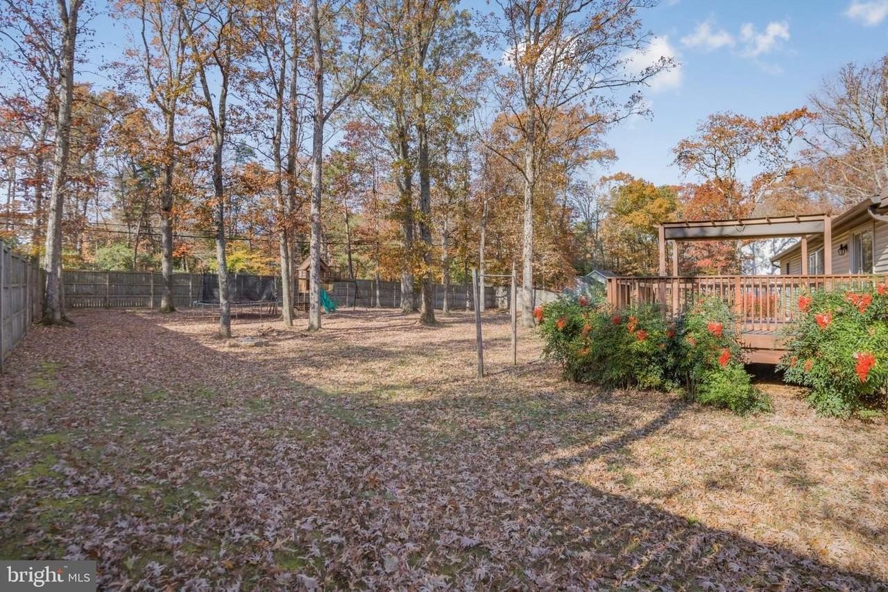 22397 Armstrong Dr - Photo 5 of 43