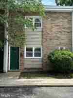 featured image of 24 George St #6