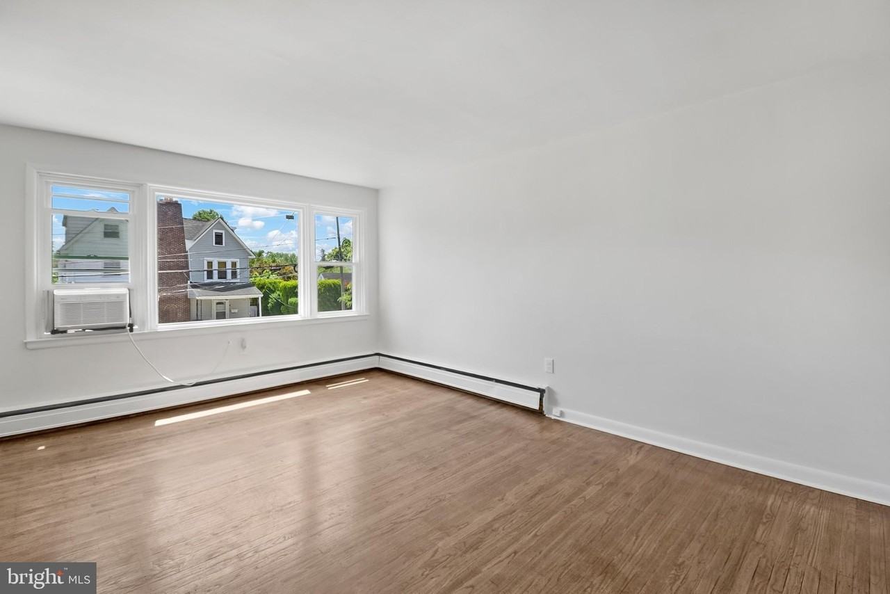 2409 Manor Rd #1stFL - Photo 2 of 8