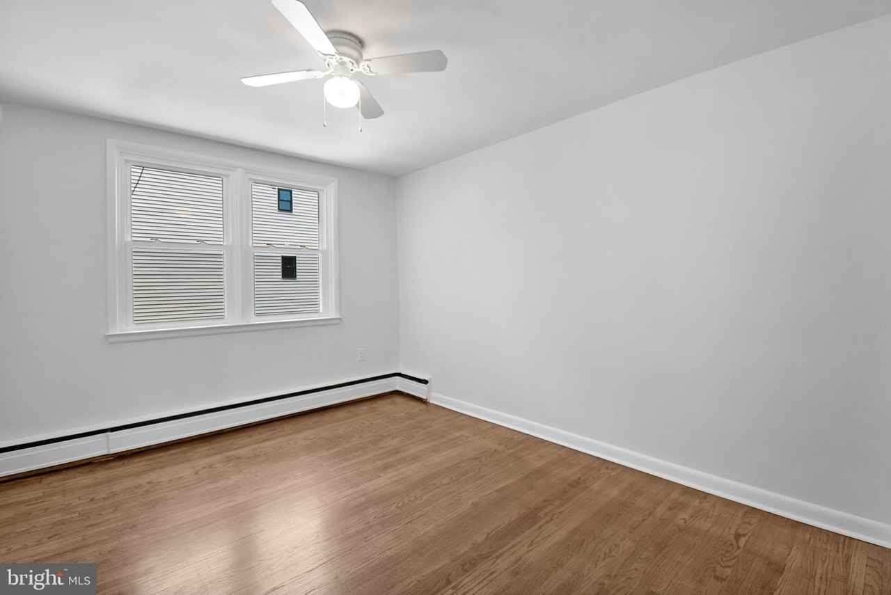 2409 Manor Rd #1stFL - Photo 5 of 8