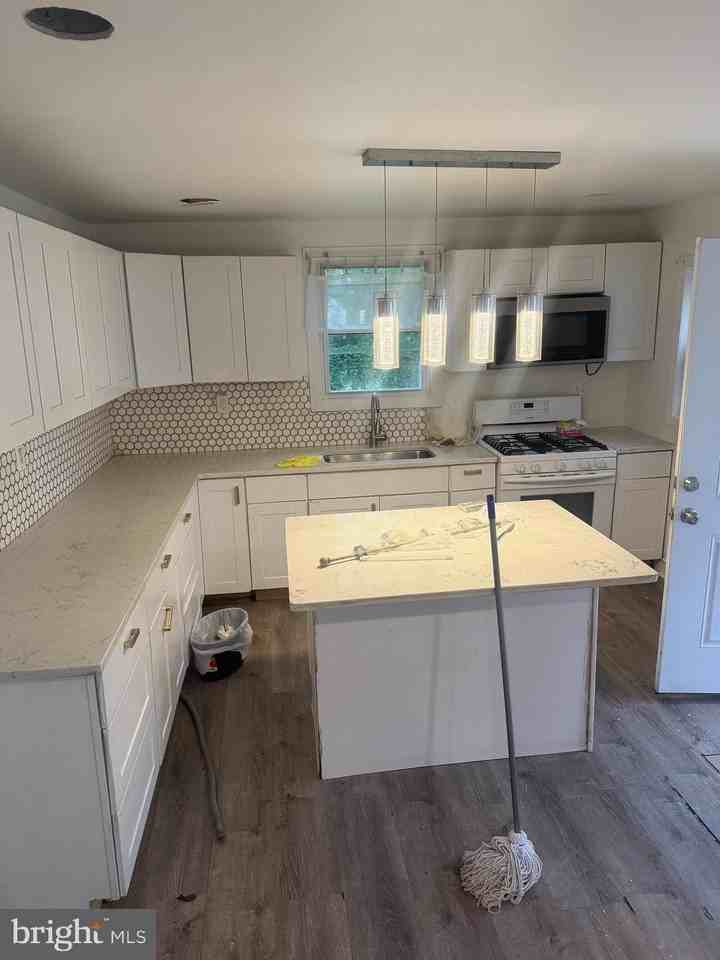 4225 Orchard St - Photo 3 of 19