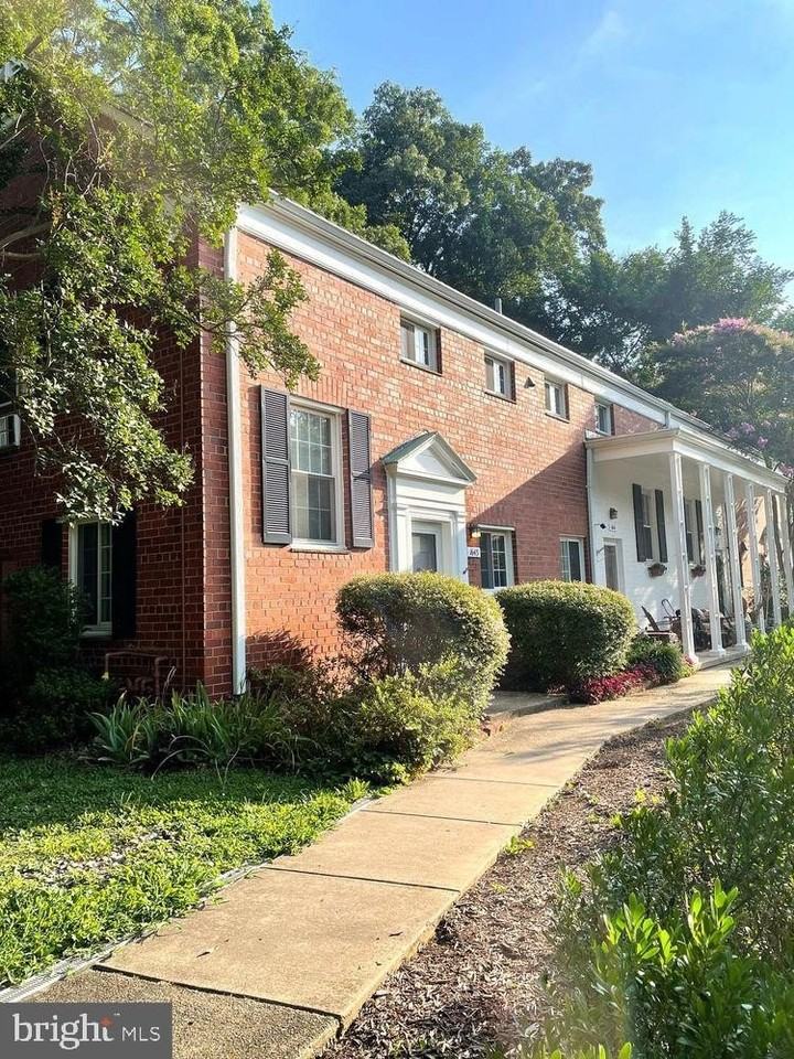 1643 Preston Rd - Photo 2 of 18
