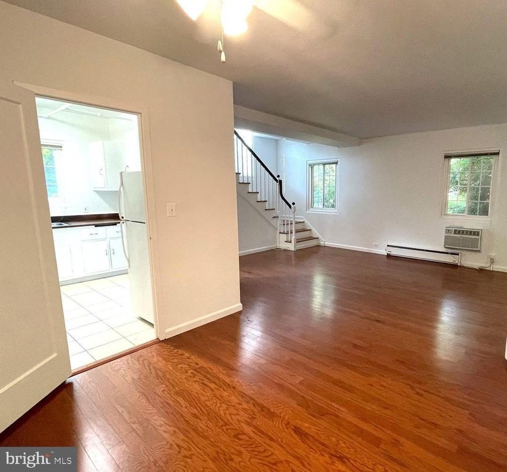 1643 Preston Rd - Photo 3 of 18