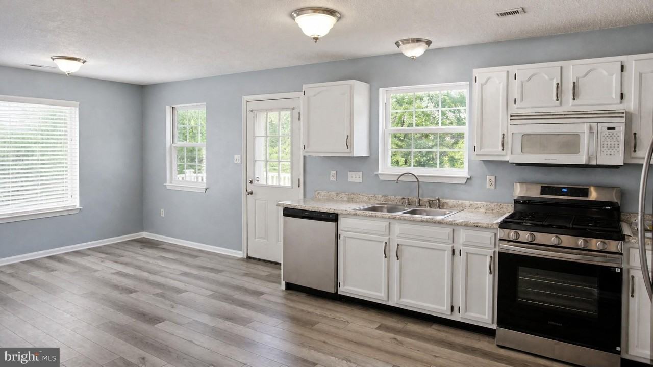 501 Emily Ln - Photo 5 of 23
