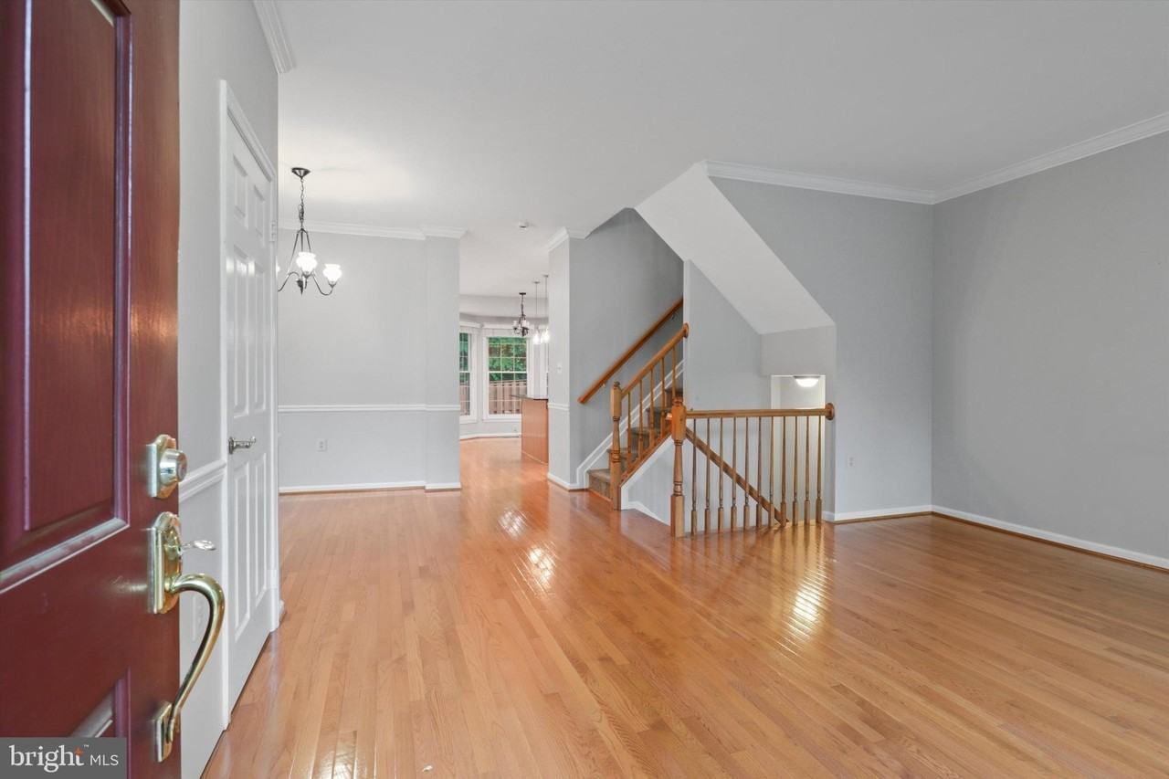 11300 Fairwind Way - Photo 4 of 44