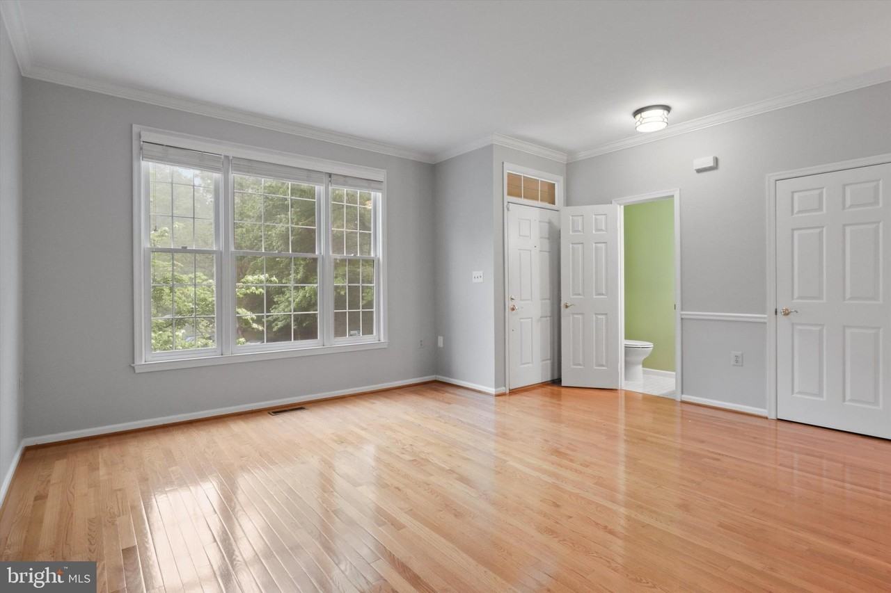 11300 Fairwind Way - Photo 5 of 44