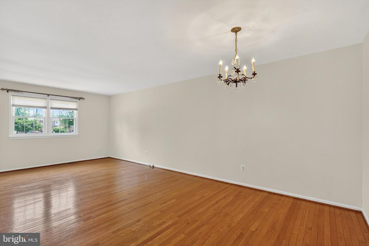 7481 Jayhawk St - Photo 3 of 27