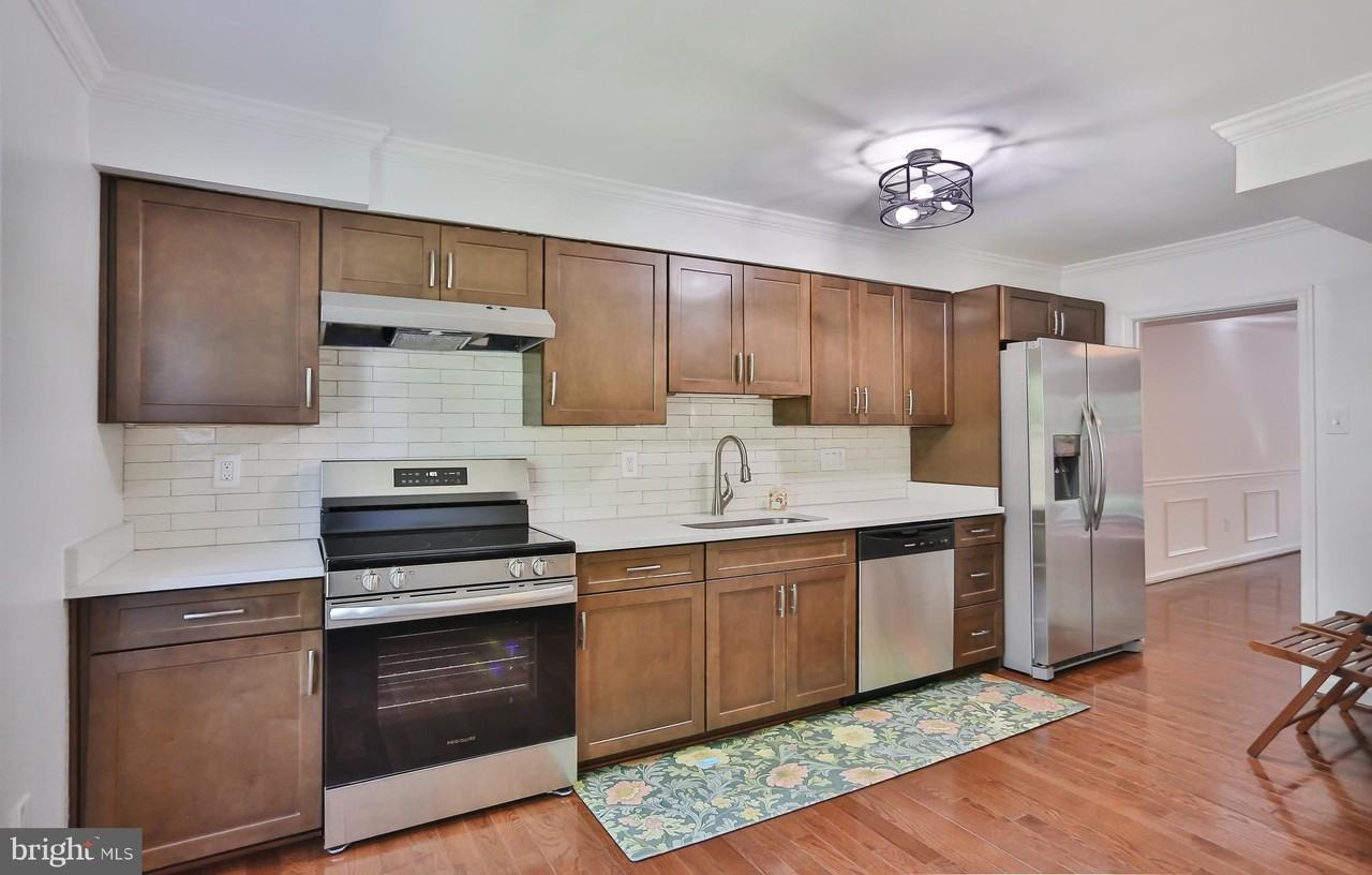 2402 Windbreak Dr - Photo 5 of 18