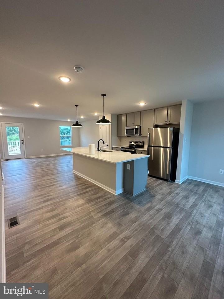 503 Fontana Cir - Photo 3 of 8