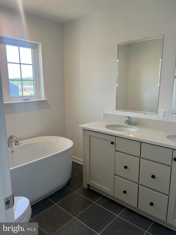 503 Fontana Cir - Photo 5 of 8