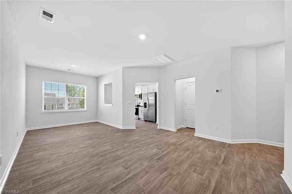 1175 Evelynnview Ln - Photo 6 of 40