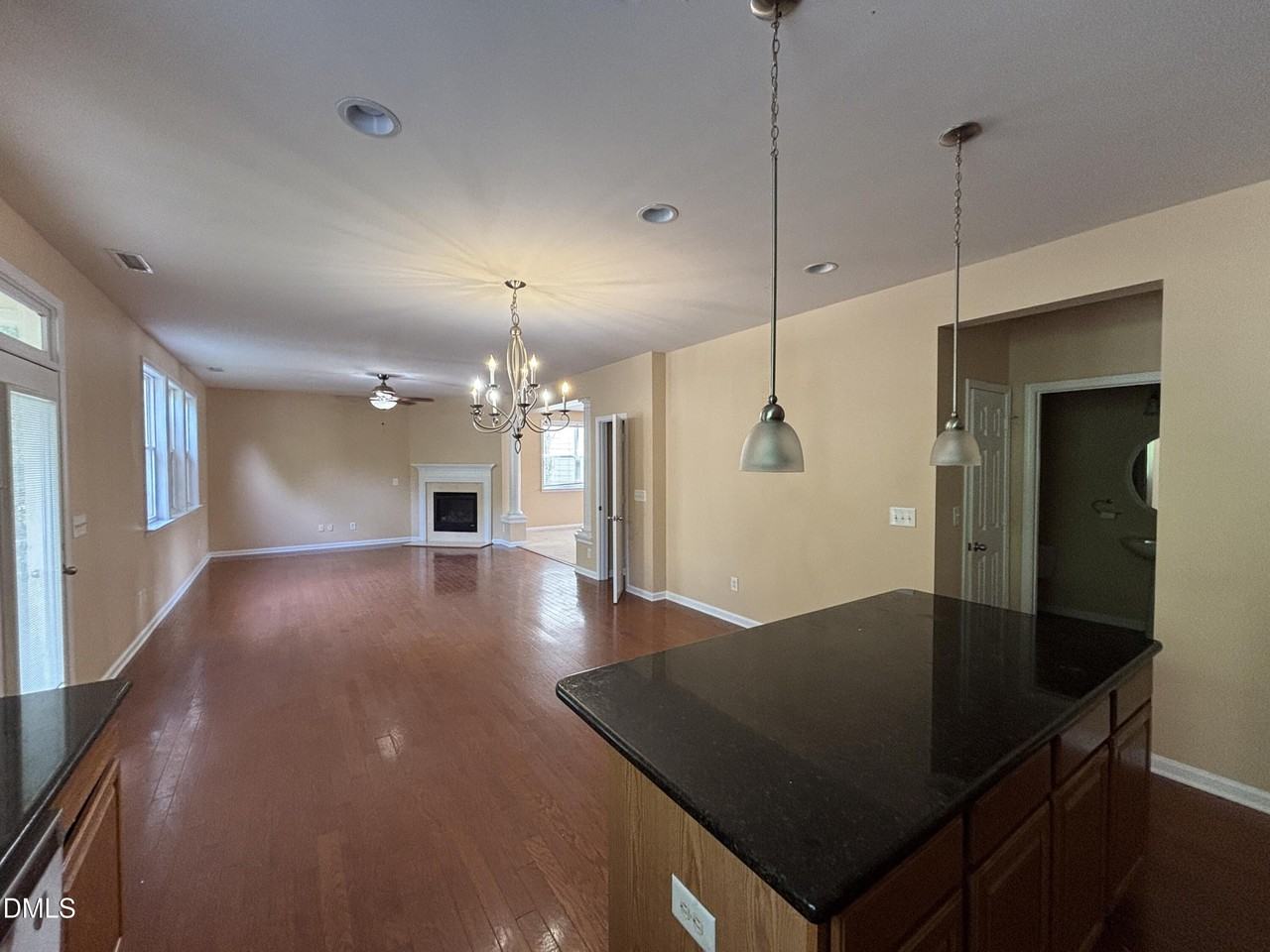 302 Lime Creek Ct - Photo 7 of 37