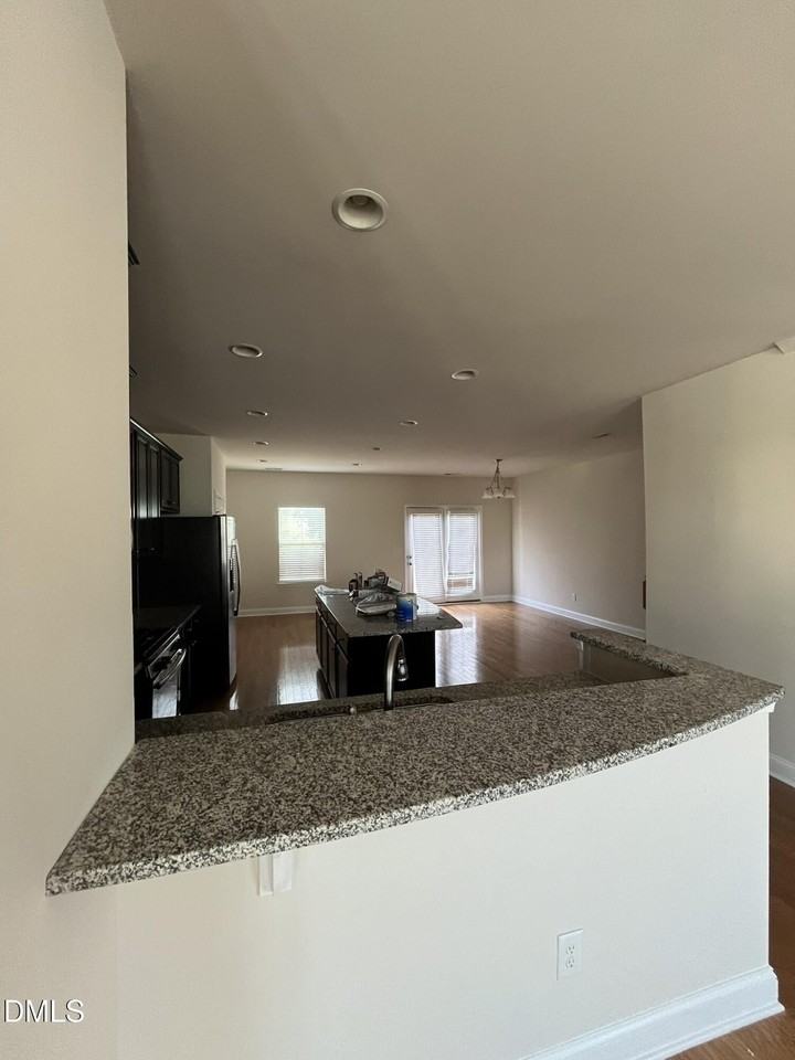 2128 Whitesmith Dr - Photo 6 of 37