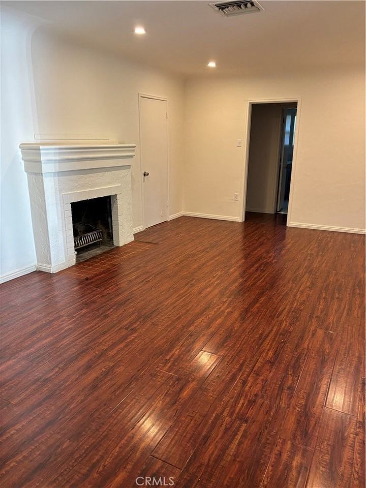 3097 N G St - Photo 3 of 8