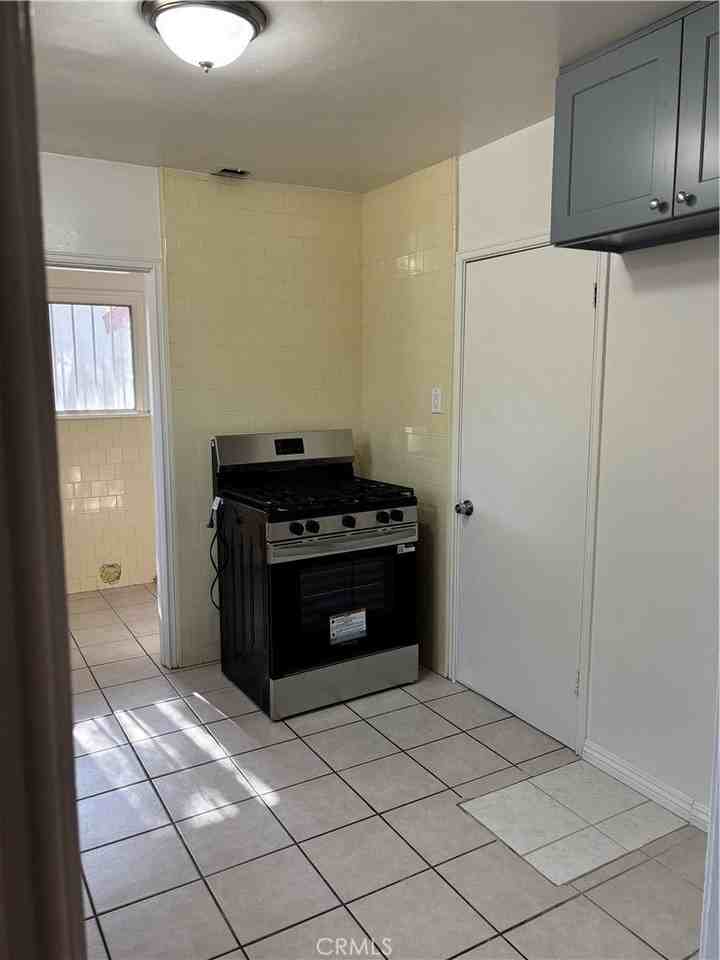 3097 N G St - Photo 5 of 8