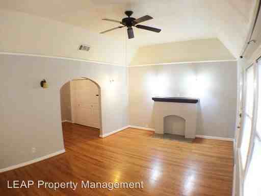 6126 Victor St - Photo 3 of 17