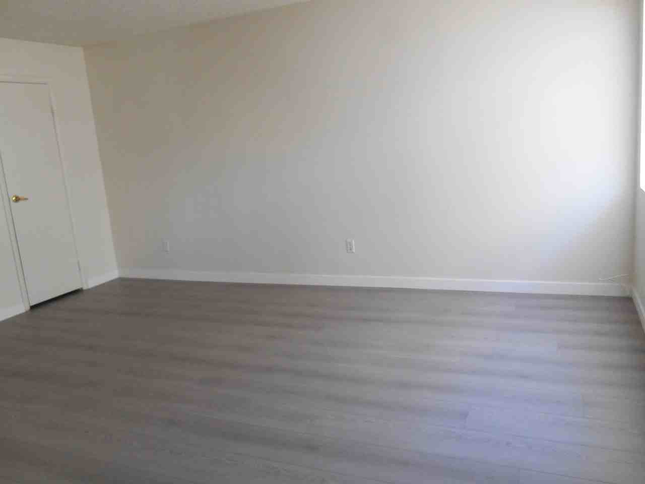 473 Rexford Dr #2 - Photo 3 of 16