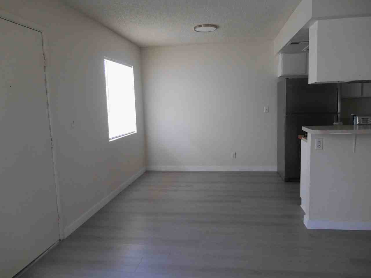 473 Rexford Dr #2 - Photo 5 of 16