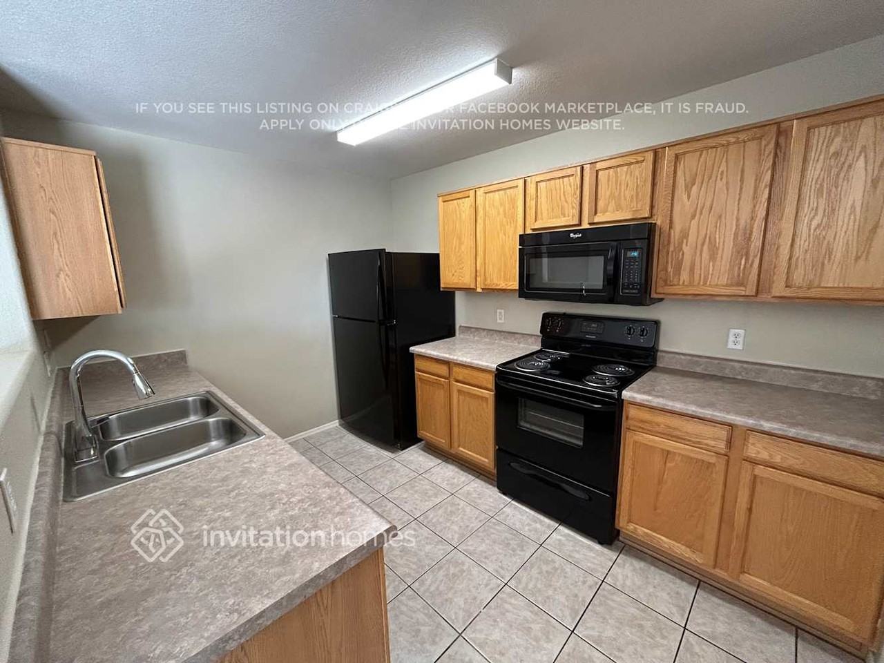 16085 W Adams St - Photo 5 of 17