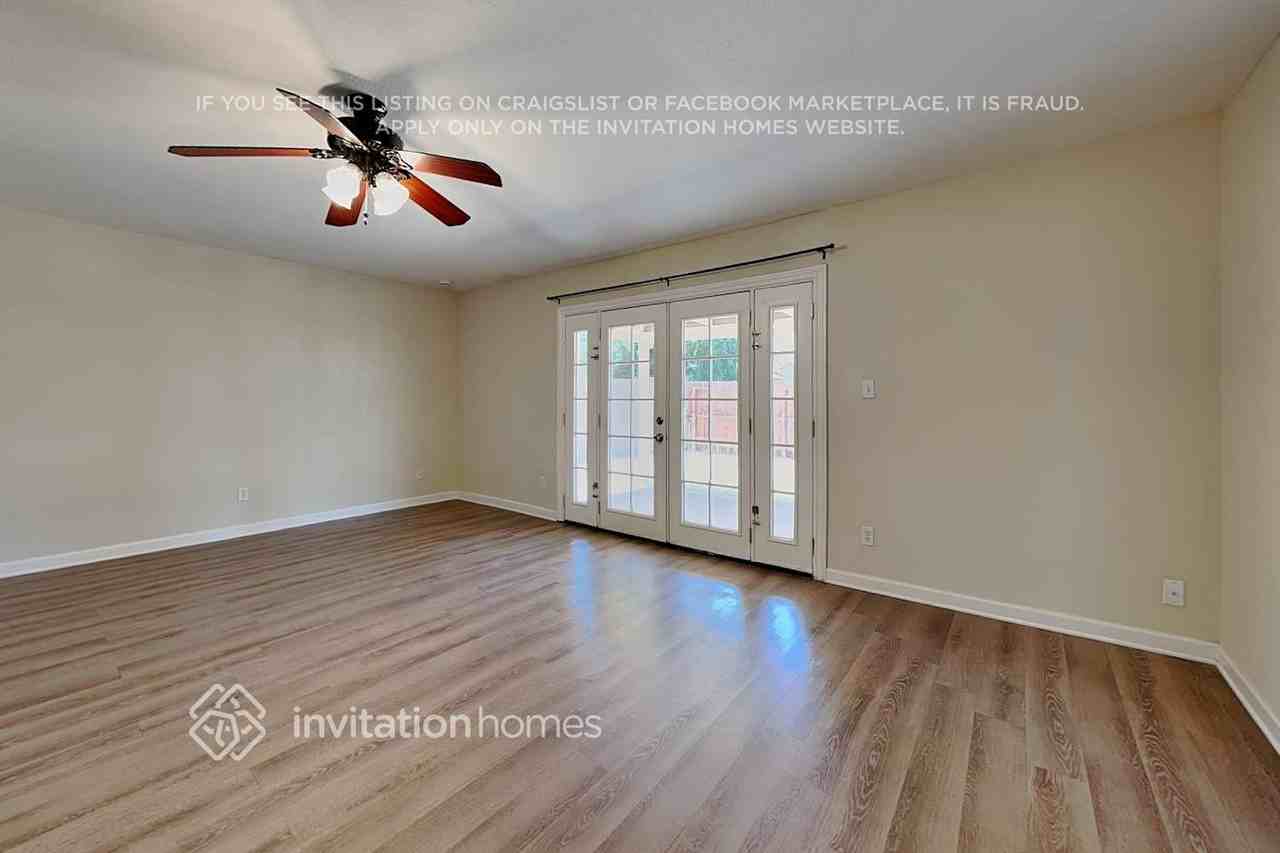 2421 E Sylvia St - Photo 4 of 18