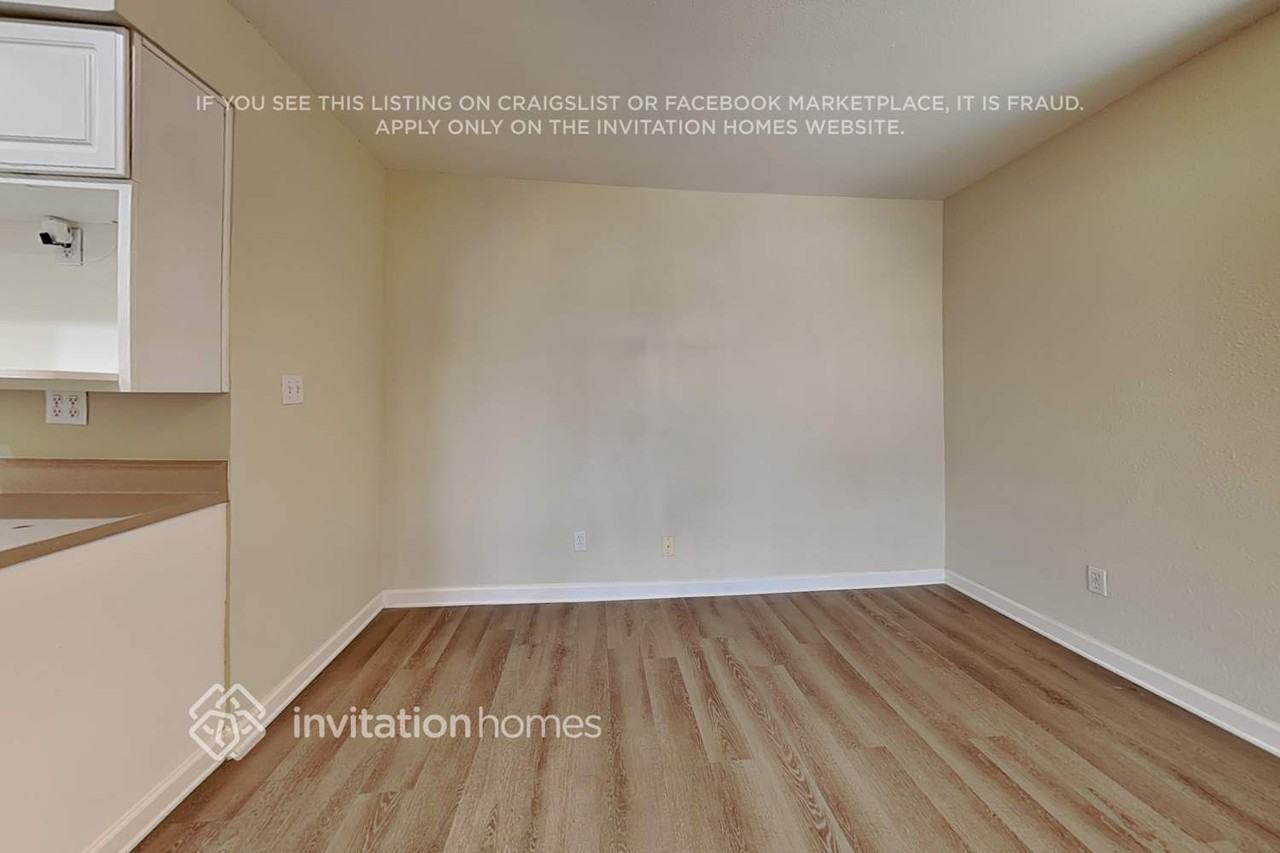 2421 E Sylvia St - Photo 6 of 18