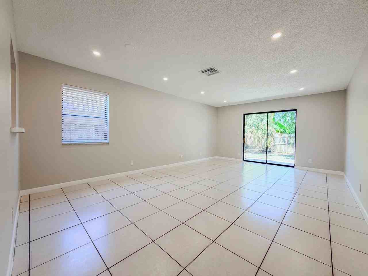 3146 N Dixie Hwy #3148 - Photo 2 of 17