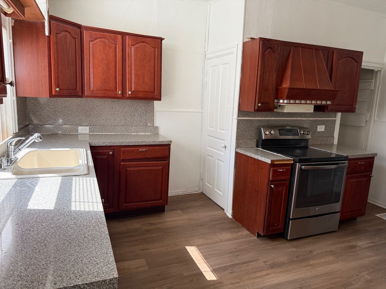 1837 Spencer St #1 - Photo 2 of 38