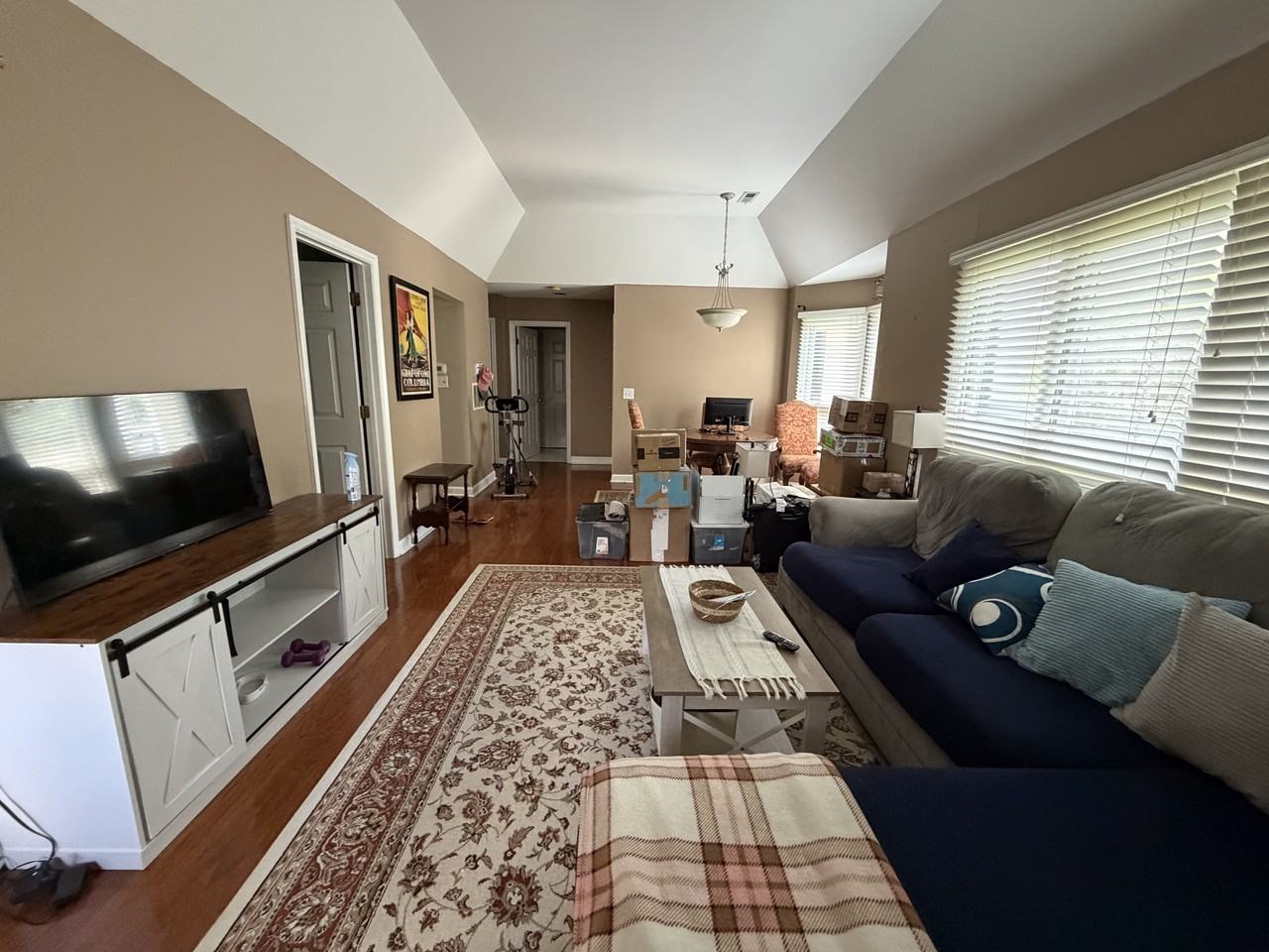 607 Queens Rd #1 - Photo 4 of 13