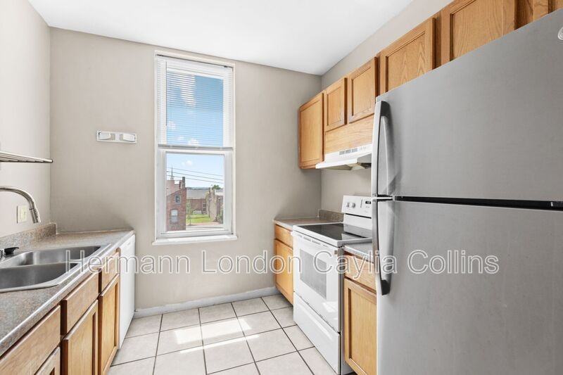 1708 S Tucker Blvd #C - Photo 7 of 27