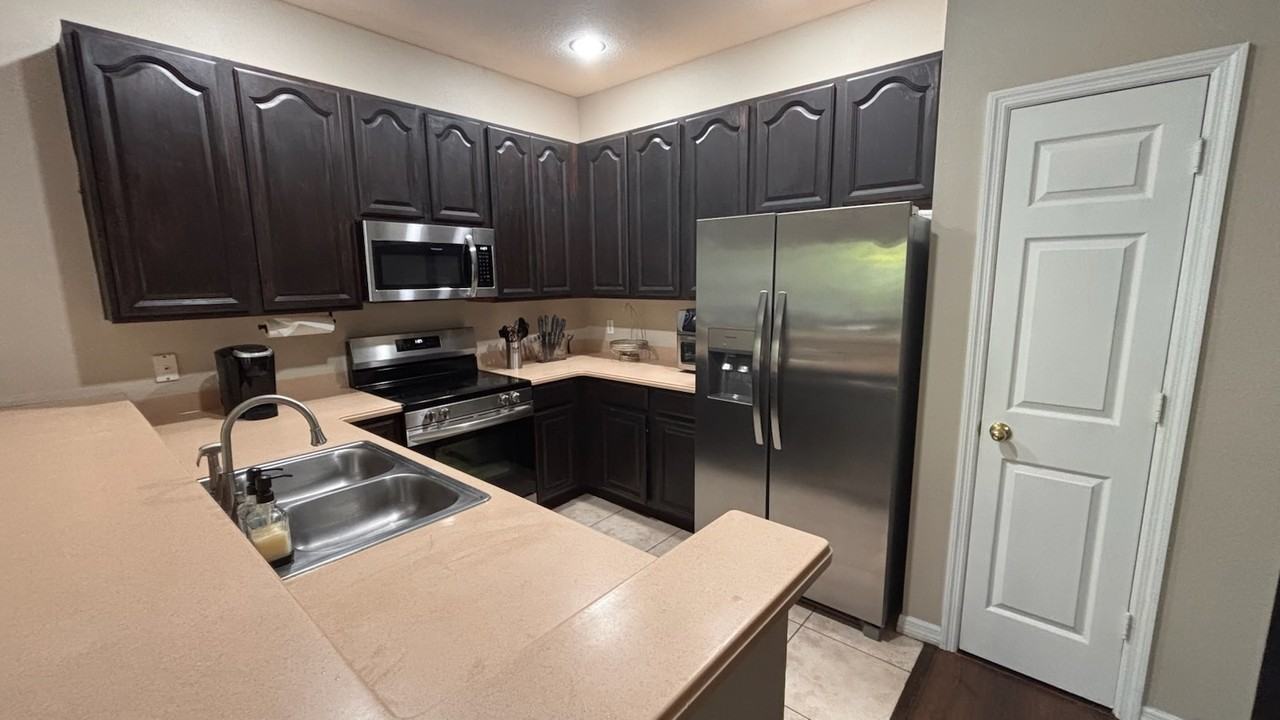 831 Pine Pointe Ln #1 - Photo 4 of 17