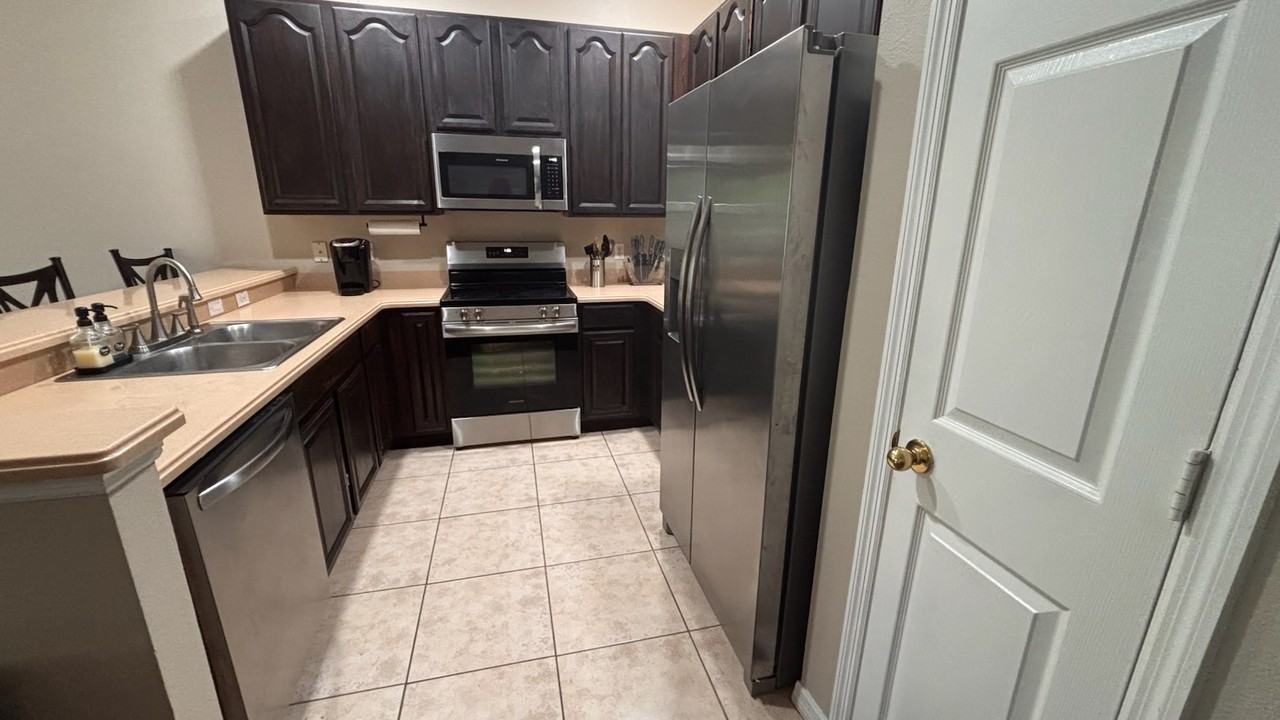 831 Pine Pointe Ln #1 - Photo 5 of 17