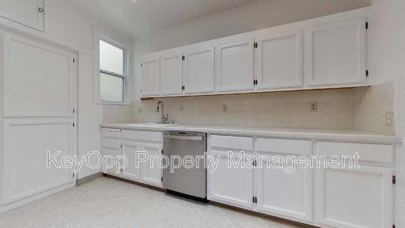 534 30th Ave - Photo 7 of 28