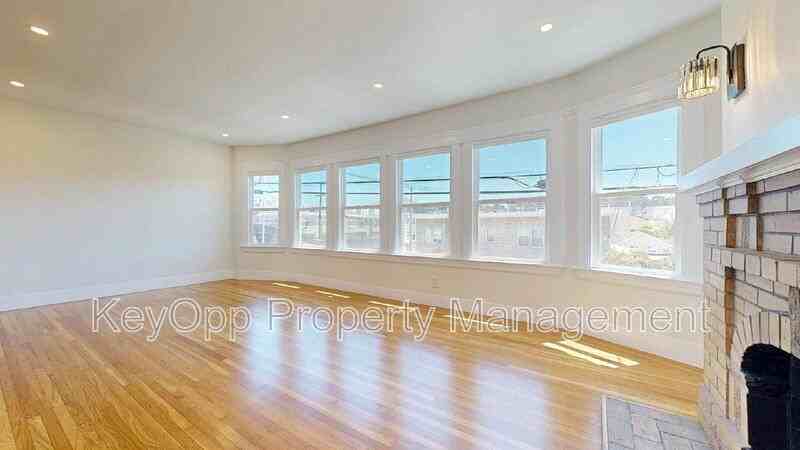 1608 Balboa St - Photo 4 of 29