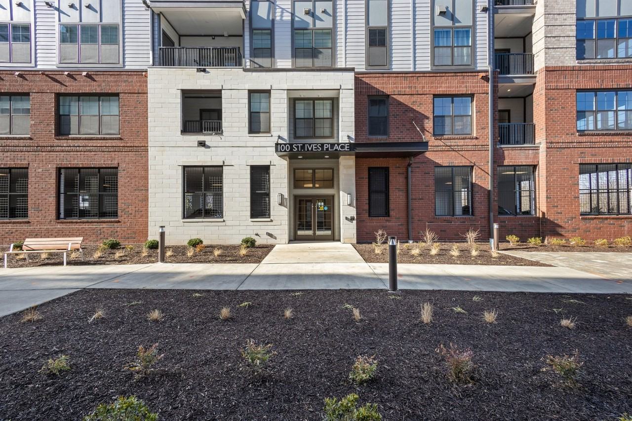 100 Saint Ives Pl #304 - Photo 4 of 37