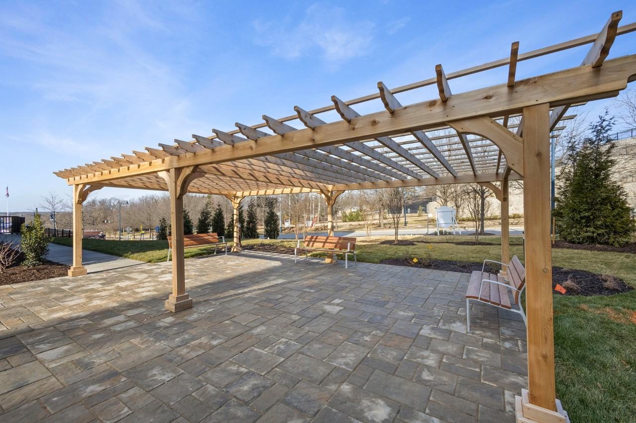 100 Saint Ives Pl #304 - Photo 7 of 37