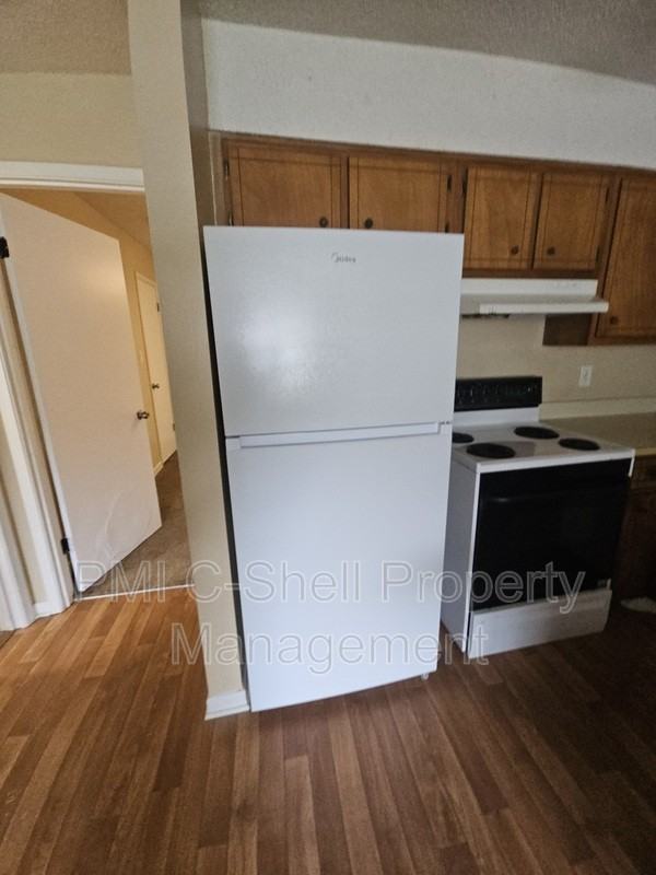 1111 Polk Ave #C - Photo 4 of 16