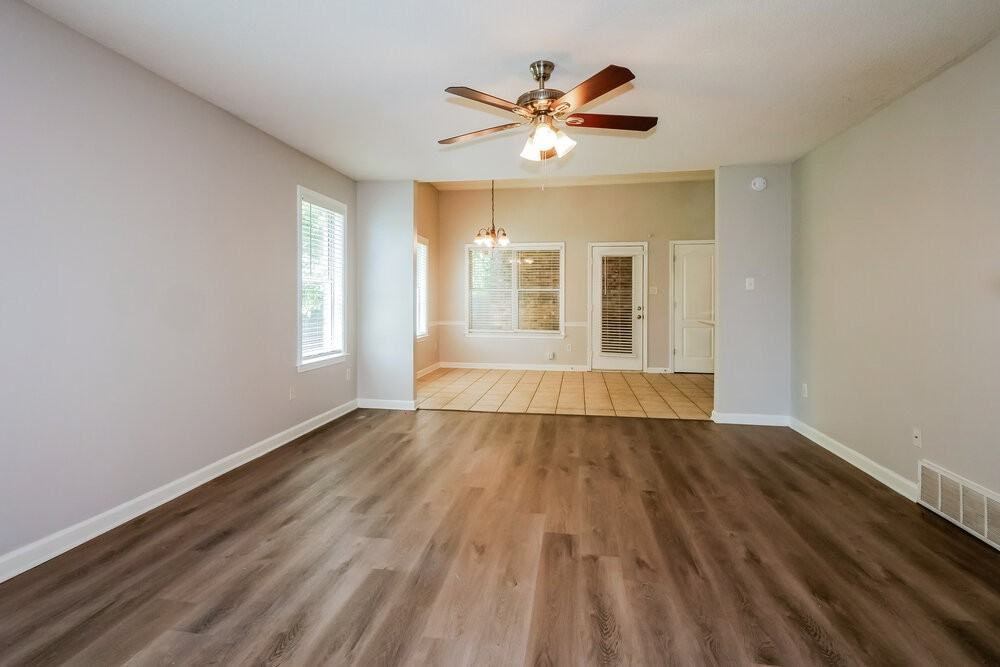 1341 Broadstone Ln - Photo 6 of 17