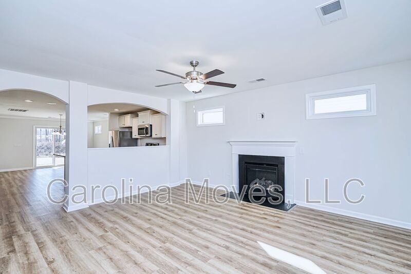 400 Chinchilla Dr - Photo 3 of 24